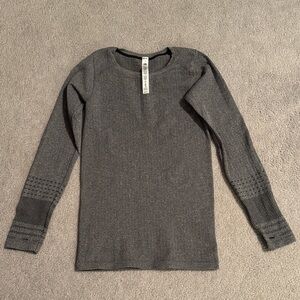 ALO Yoga Heather Gray Knit Top Long Sleeve Vintage USA